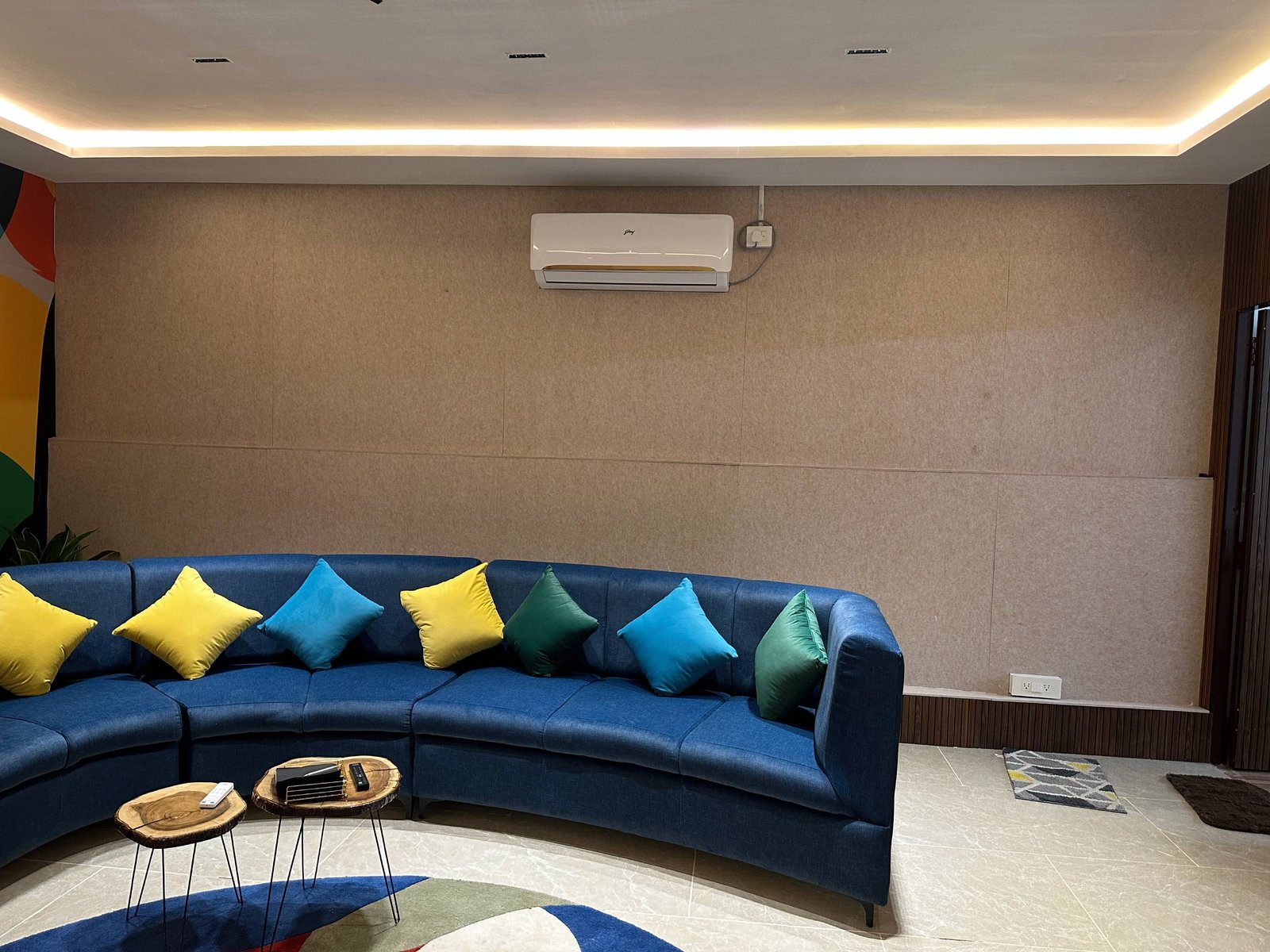 Lounge · Blue Sofa