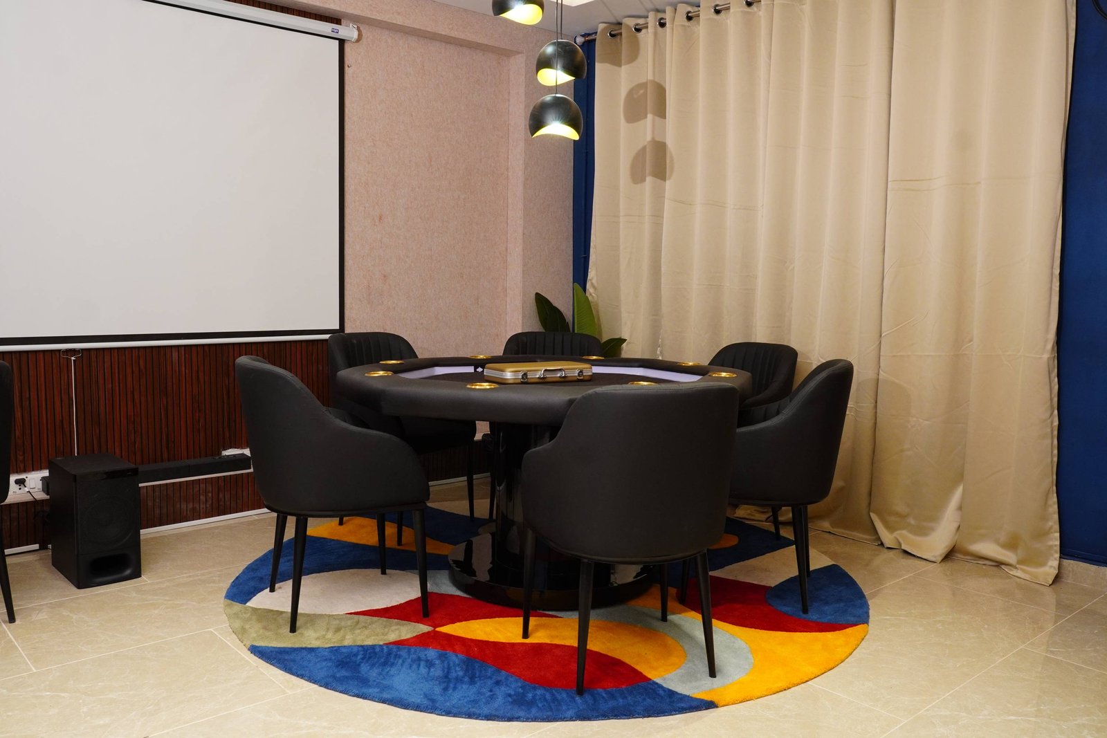 Round Table · Day